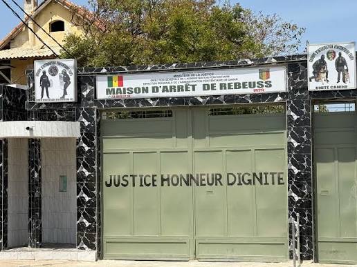 Fouilles à nu : l’APDH salue l’interdiction et appelle à un contrôle rigoureux