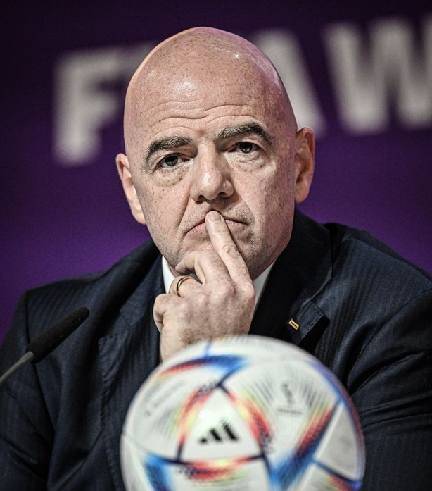 Anciennes gloires du football : une mobilisation contre la gestion de Gianni Infantino