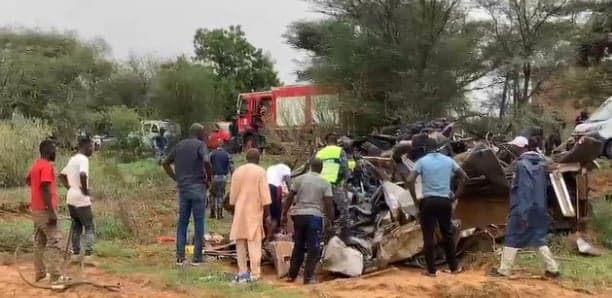 Route Louga-Niomré : une Peugeot 406 percute un camion à béton, trois morts dont une fillette de 7 ans