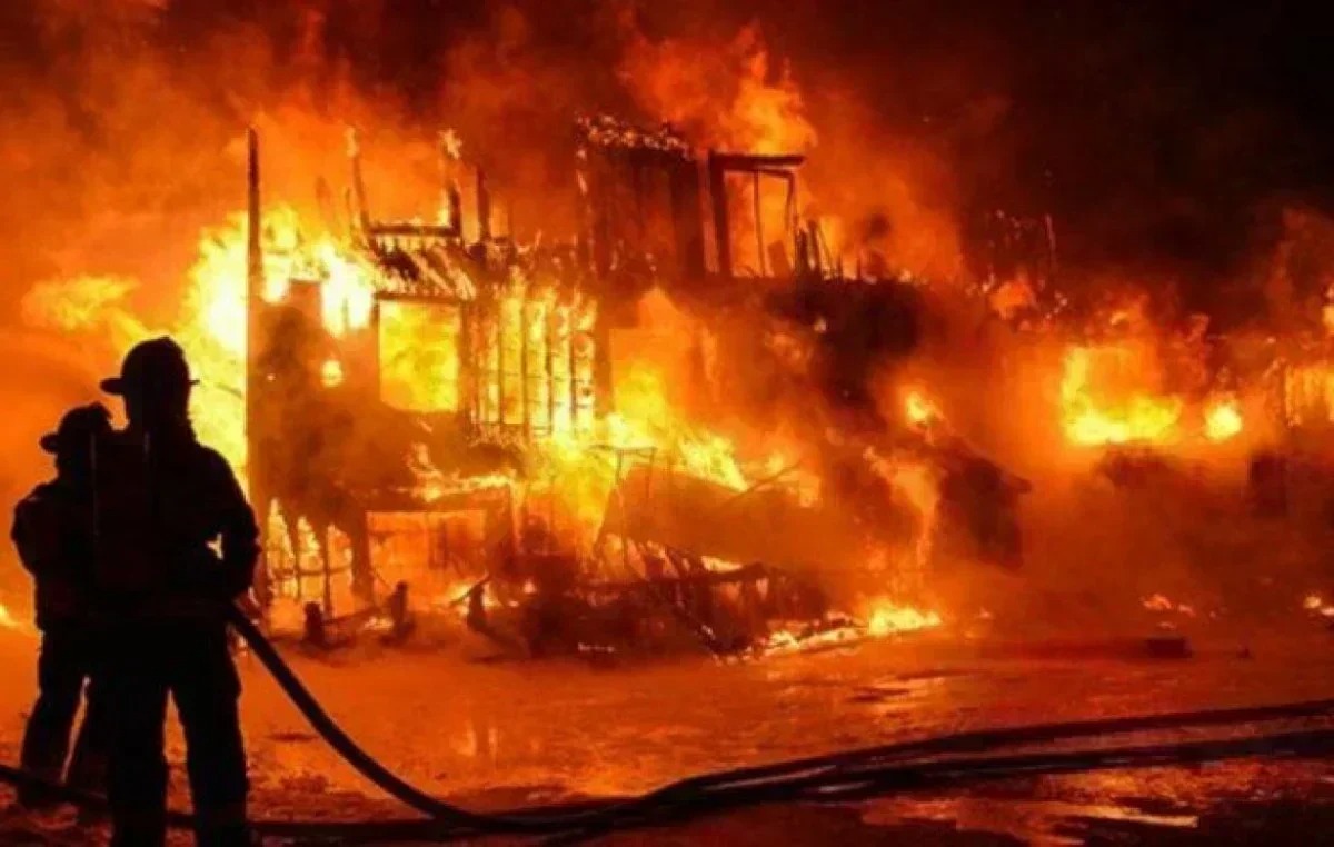 Sen Oscar : un incendie ravage un hangar de deux hectares à Diamniadio