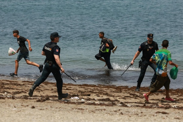 Témoignage d’un migrant à Ceuta : « Les gens de Ceuta m’ont frappé avec un club de golf »