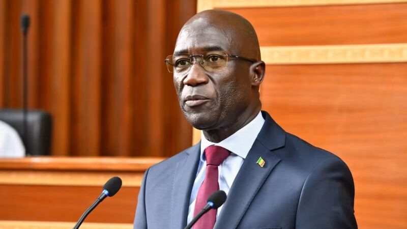 Déclaration de patrimoine : le gouvernement confirme un référendum