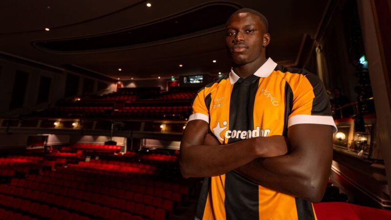 Nobel Mendy signe 5 ans à Hull City, un transfert record selon le club