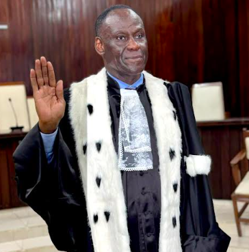 Ousmane Diagne prête serment à la tête du Conseil constitutionnel et promet loyauté à la Constitution