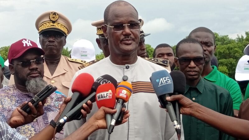 Cheikhou Oumar Ba évalue les cultures et écoute les producteurs de Ziguinchor