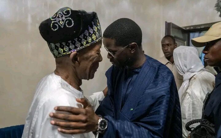 Décès de Cheikh Mouhamadoul Macky Ibrahima Niass : Bassirou Diomaye Faye présente les condoléances de la Nation à Médina Baye