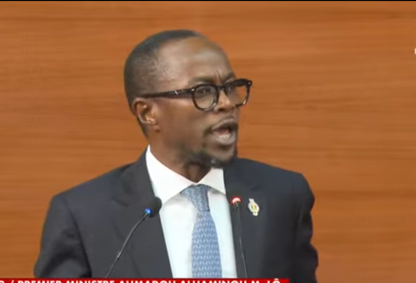 « Revenez sur terre…: Abdou Mbow charge violemment Al Aminou Lo (Senego TV)