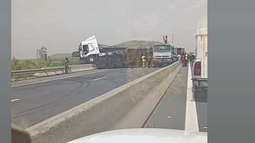 Accident rocambolesque sur l’autoroute à péage -(vidéo)