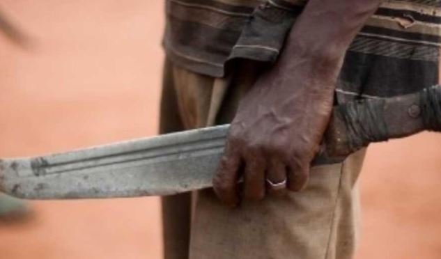Bagarre à Grand-Yoff : un mécanicien reçoit 2 coups de machette à la tête et à la gorge…