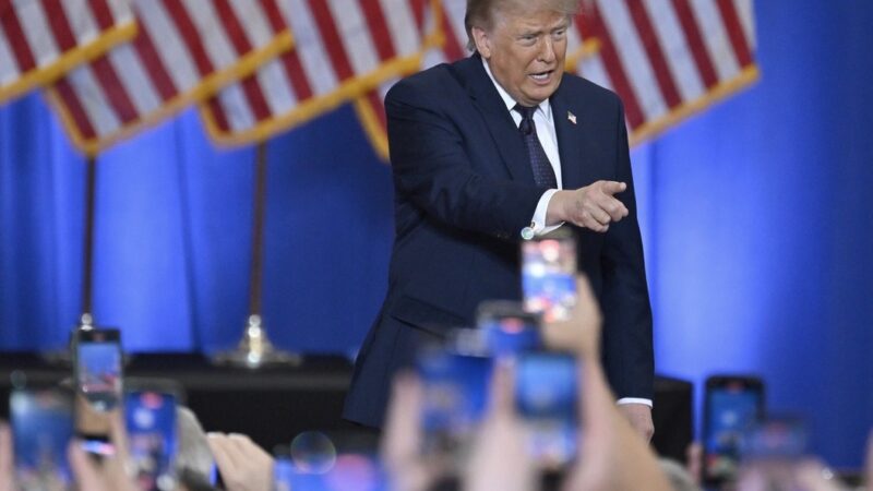 États-Unis : Trump promet 5 000 dollars aux adultes américains en cas de victoire républicaine
