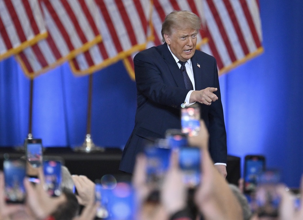 États-Unis : Trump promet 5 000 dollars aux adultes américains en cas de victoire républicaine