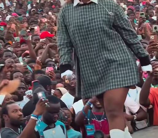 Concert interrompu à Malika : la tenue de Mia Guissé fait parler(photos)