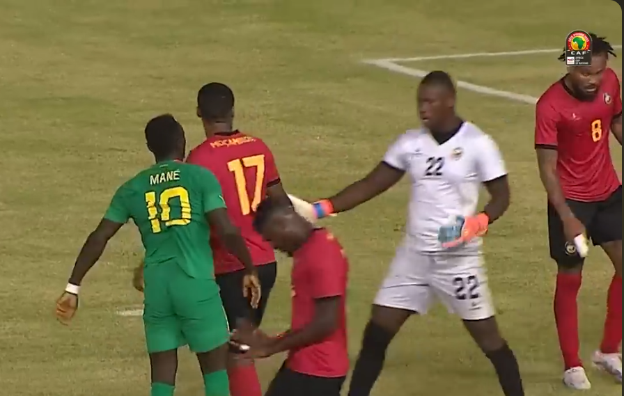 Sénégal-Mozambique délocalisé : Mbaye-Jacques Diop dénonce une « faillite », Bakary Cissé défend la FSF