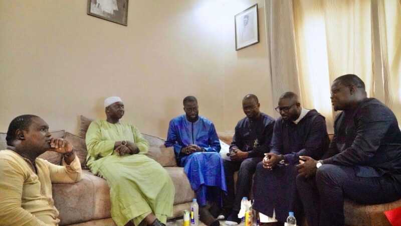 Yango Sénégal soutient les célébrations du Gamou à Tivaouane et Thiénaba en fournissant des équipements essentiels aux pèlerins