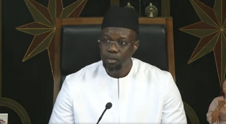 Aux « promoteurs de tensions » : Ousmane Sonko balaie la « crise institutionnelle »