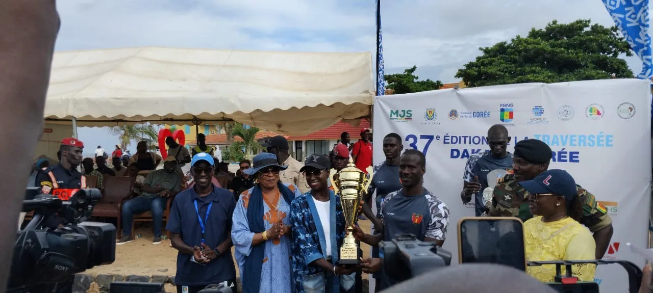 À Gorée, Djirèye Clotilde Coly plaide pour la natation à l’école lors de la 37e Traversée
