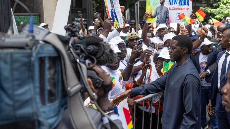 Bassirou Diomaye Faye arrive à New York et communie avec la diaspora