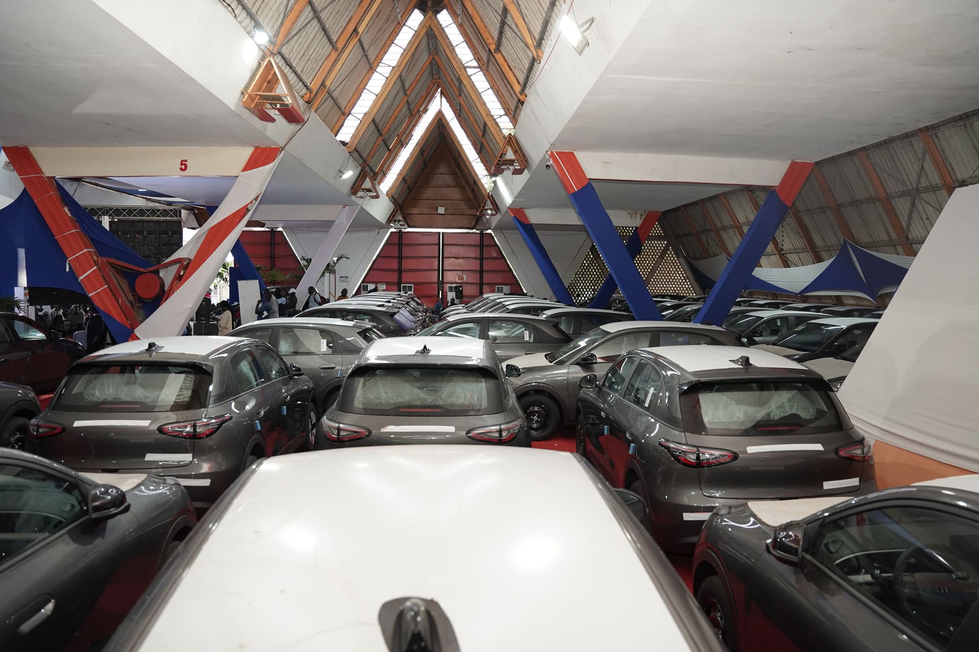 Taxis électriques : la BCI prévoit quatre ans de leasing avant la propriété