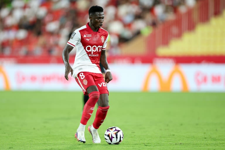 Lamine Camara : Filipe Luis veut le relancer comme titulaire face au PSG