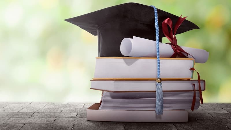 PhD et DBA privés : le ministère vise les faux doctorats non homologués