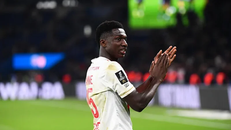 Liverpool cible Lamine Camara et pourrait retrouver Chelsea au mercato