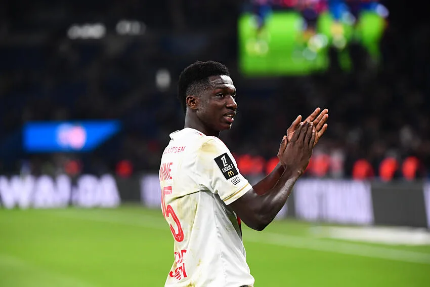 Liverpool cible Lamine Camara et pourrait retrouver Chelsea au mercato