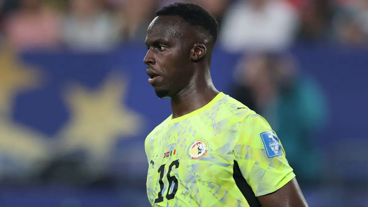 Édouard Mendy a informé Patrick Vieira de sa décision de mettre un terme à sa carrière internationale, selon Taggat