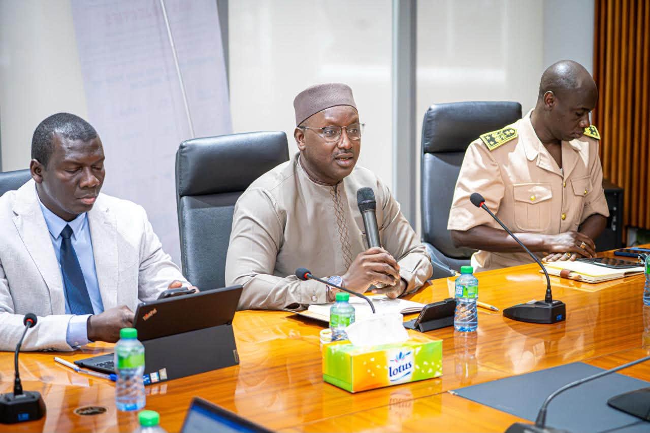 JOJ 2026 : Cheikh Tidiane Dièye préside la réunion de suivi de la Task Force sur la gestion des inondations et des déchets