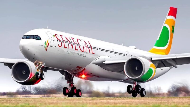 Air Sénégal : un Boeing 737-800 soutenu par l’État ira chercher la flamme des JOJ
