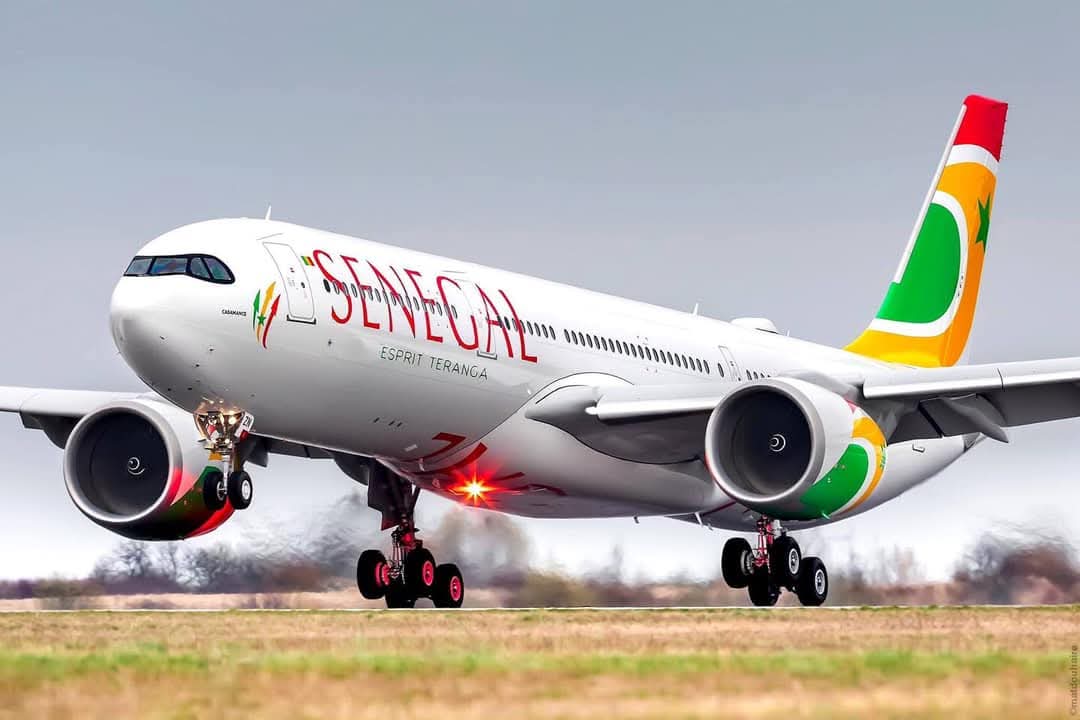 Air Sénégal : un Boeing 737-800 soutenu par l’État ira chercher la flamme des JOJ