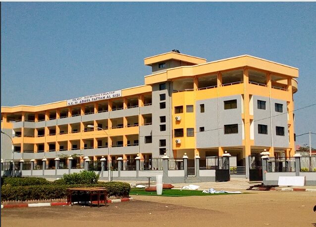 Recrutement XXL en Guinée : 500 enseignants-chercheurs et 697 médecins