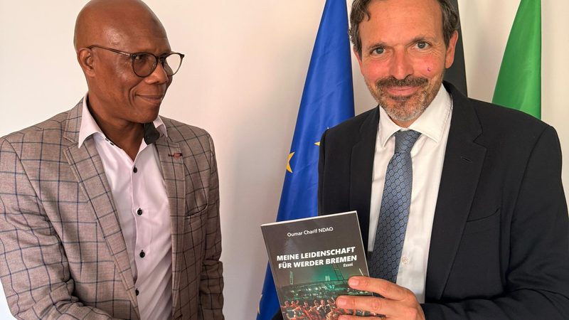 Littérature et football : Oumar Charif Ndao présente son ouvrage « Ma passion pour le Werder Brême »