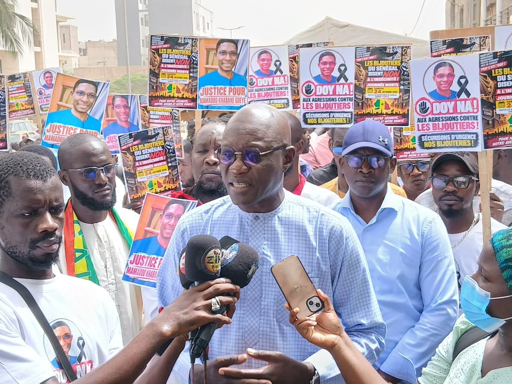 Meurtre de Mamadou Khabane Guèye : les bijoutiers ferment boutique et interpellent l’État