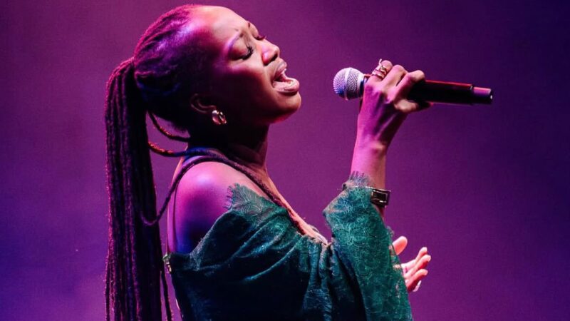 Super Étoile : pourquoi Rema Diop n’accompagne-t-elle plus Youssou Ndour sur scène ?