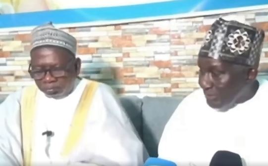 «Bulma wokh Bayima » : Cheikh I. Diallo humilié en public par l’un de ses proches à Kaolack (Vidéo)
