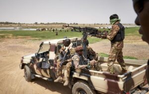 Mali : 54 corps sans vie découverts dans un campement