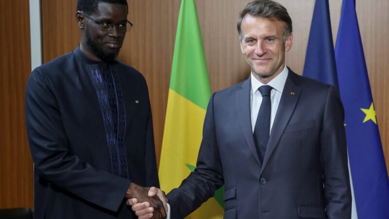 Emmanuel Macron annule sa tournée au Sénégal et au Nigeria sur fond de crise sociale