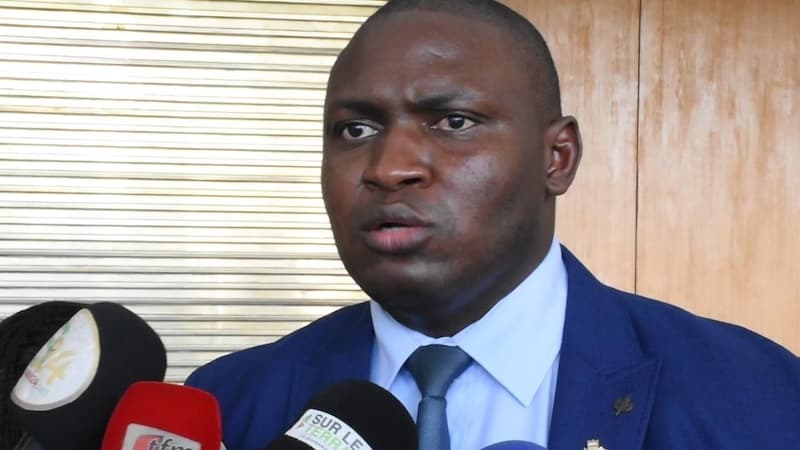 Toussaint Manga dénonce le limogeage de Senghor, qu’il attribue à sa visite à la LONASE