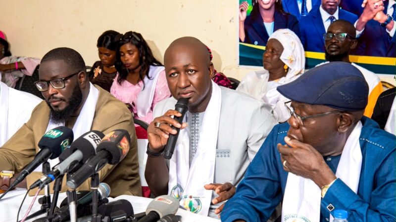 À Mbacké, quinze partis lancent un front « Tout sauf Kiiray-Pastef » avec Fallou Diop