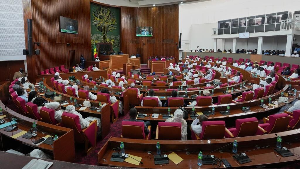 Vote de la LFR : Pastef menace de bloquer le texte dans le bras de fer Faye-Sonko