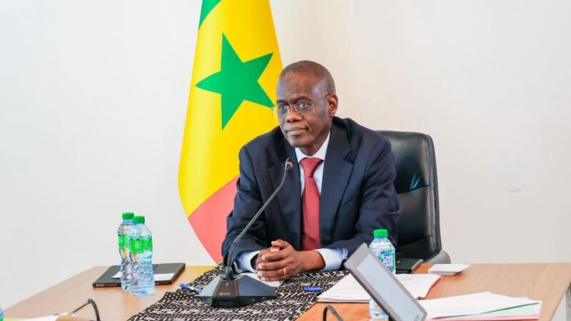 RTS : le Premier ministre conteste les engagements de Racine Talla et menace de poursuites