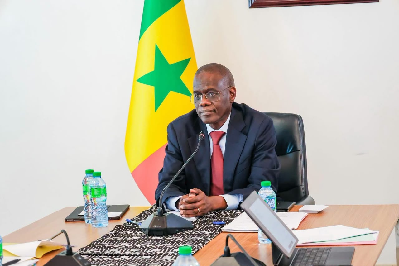 RTS : le Premier ministre conteste les engagements de Racine Talla et menace de poursuites