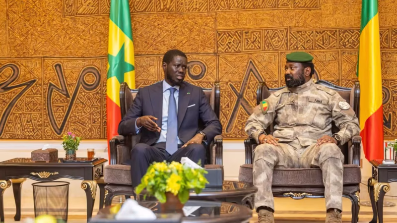 À Dakar, la CEDEAO et l’AES posent les bases d’une coopération sans mesure immédiate sur les visas