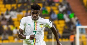 Manchester United cible Assane Diao, Côme réclame 50 à 55 millions d’euros