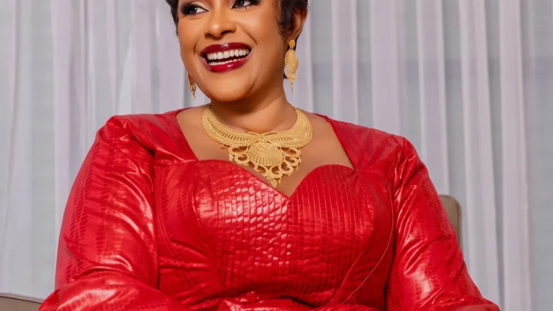 Khadija Dème, du journalisme à la série « Adja », sans formation de comédienne