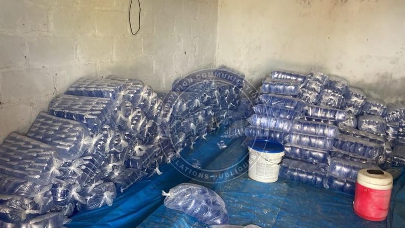 Vélingara Ferlo : trois personnes arrêtées pour production clandestine d’eau conditionnée